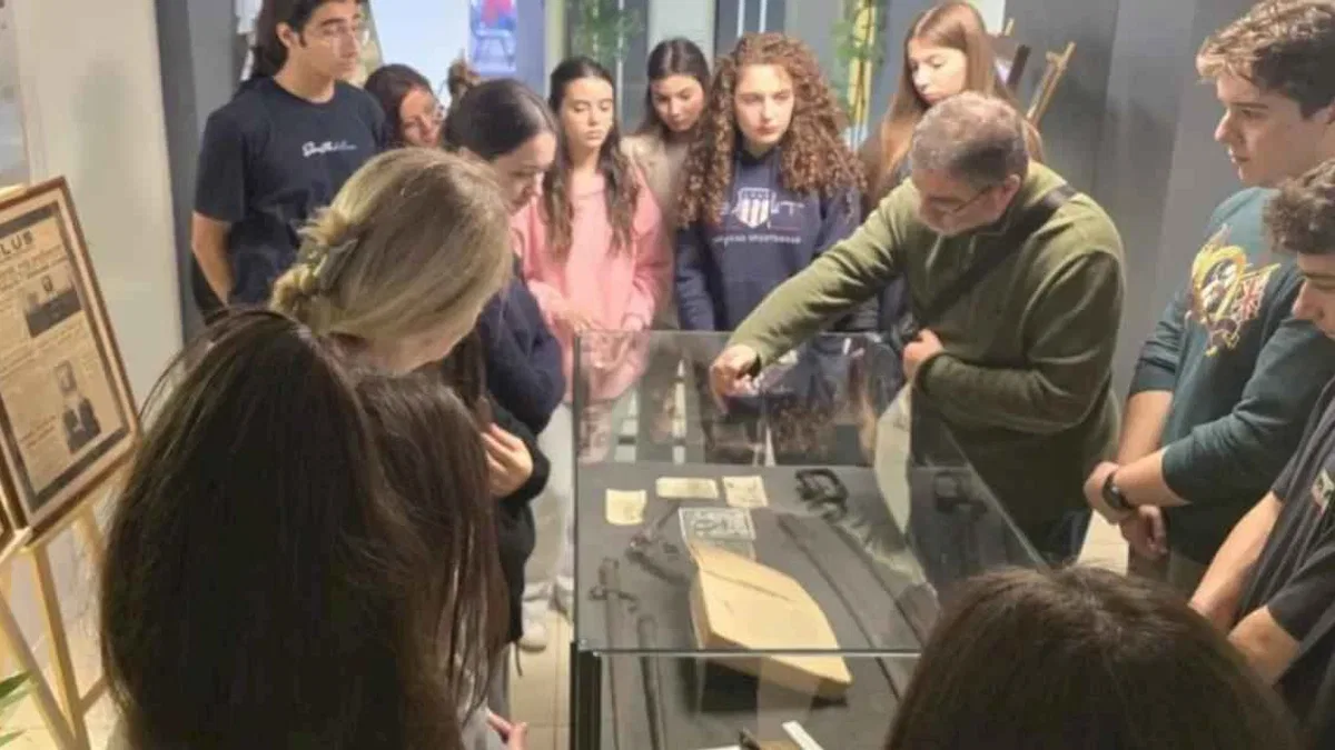 İzmir'de 'Cumhuriyet ve Atatürk' sergisine büyük ilgi