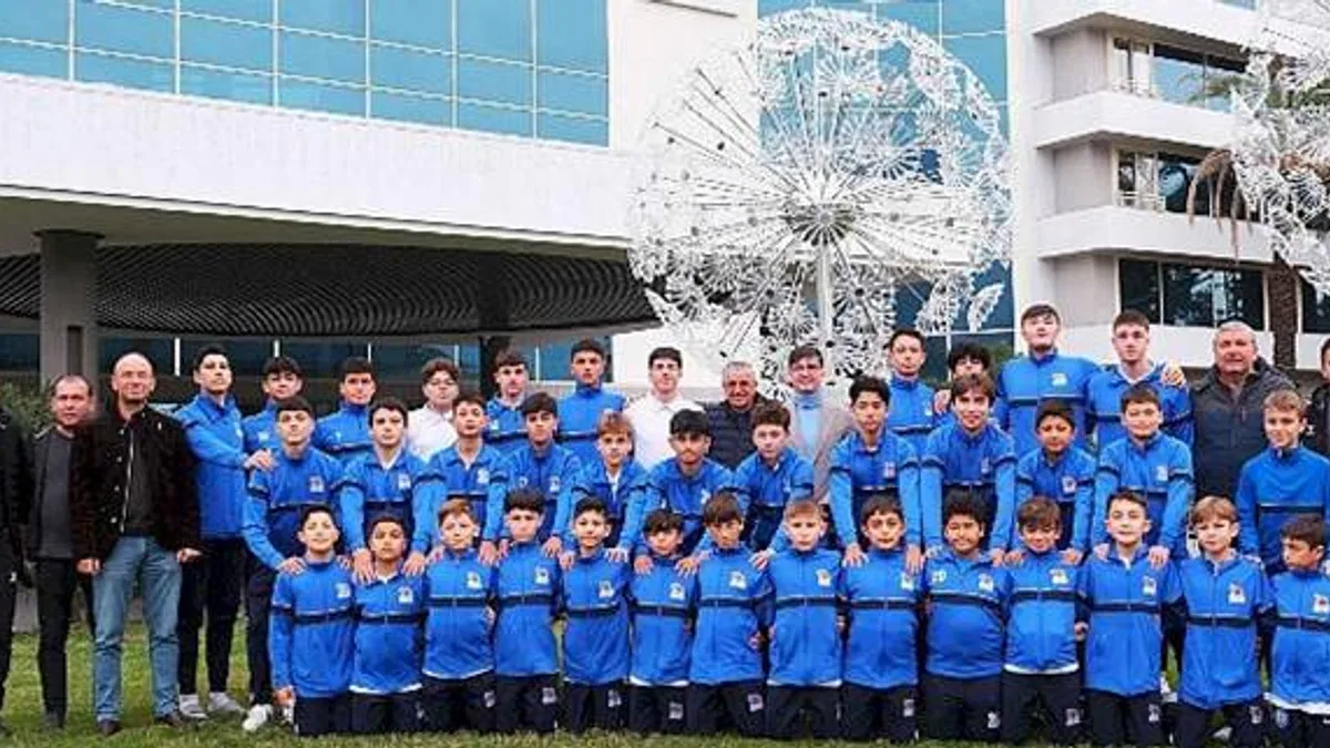 Başkan Topaloğlu'ndan futbolculara kahvaltı