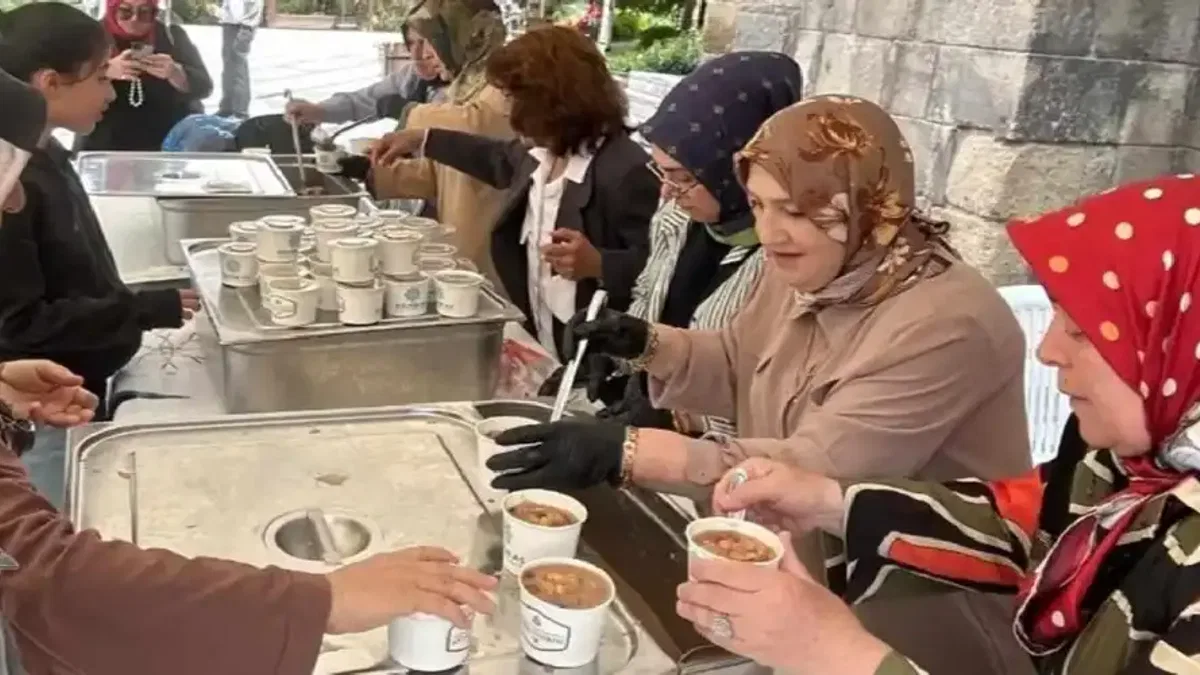 Erzurum Kent Konseyi’nden aşure ikramı