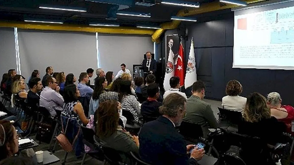 Türk Göz Hekimlerinden Yabancı Doktorlara Eğitim