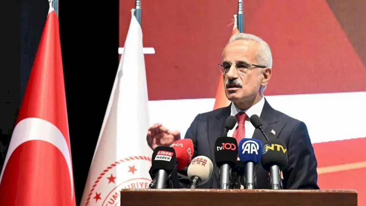 Bakan Uraloğlu: Depremde ulaşım yapılarımız hasar görmedi