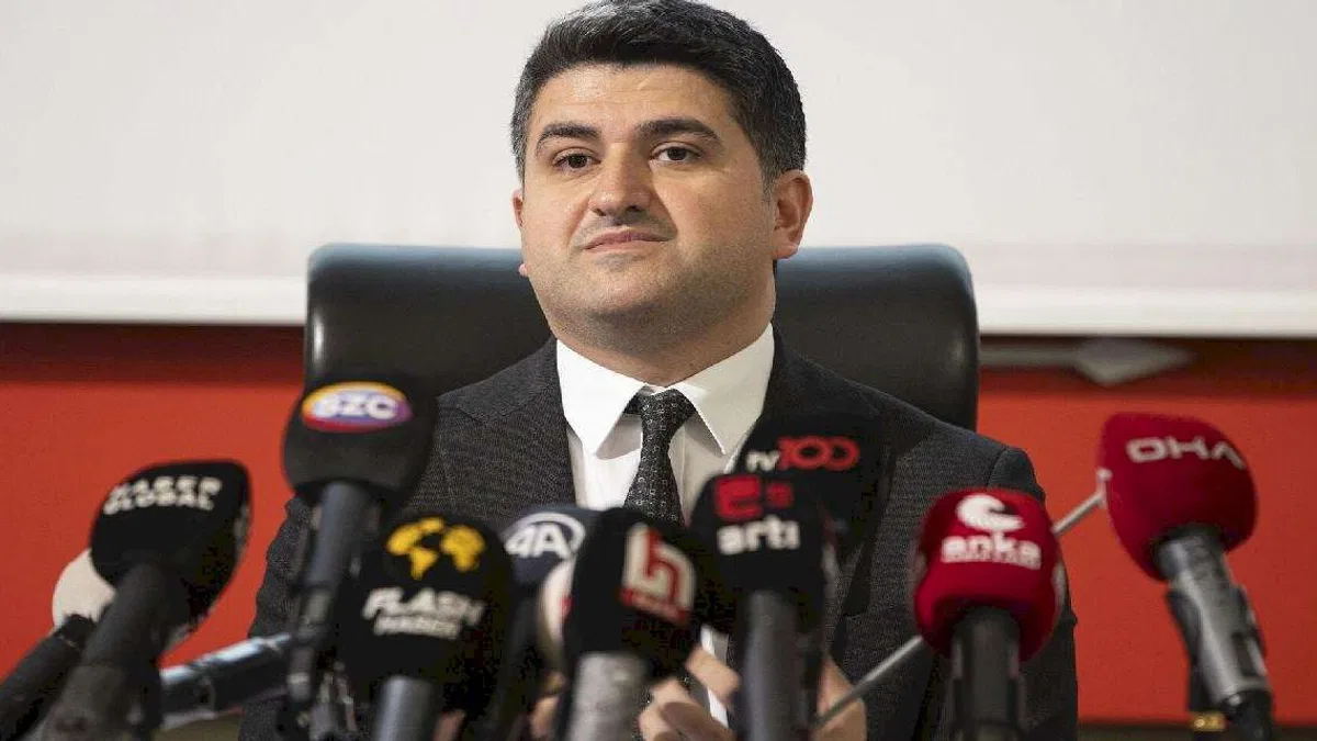 Onursal Adıgüzel: Sistem sorunsuz çalıştı, iletişim ekibi kapattırdı