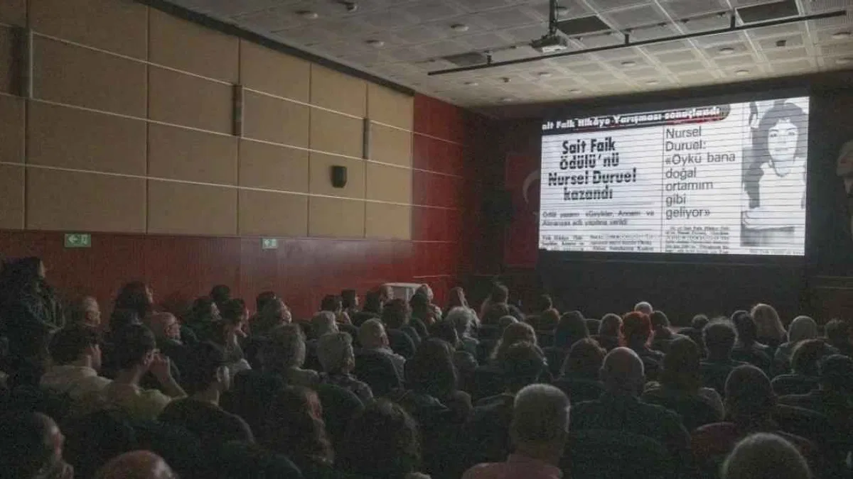 Mersin’de “Biz Radyoyu Çok Sevdik” belgeseli büyük ilgi gördü