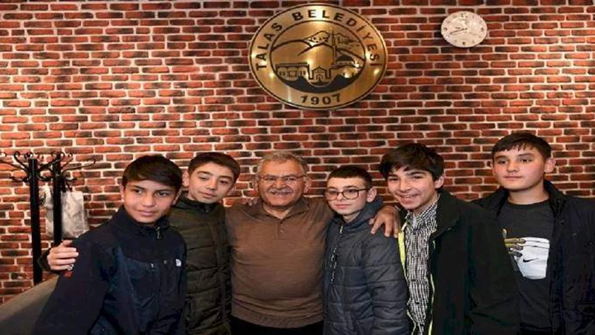 Memduh Büyükkılıç teravin sonrası gençlik buluşması