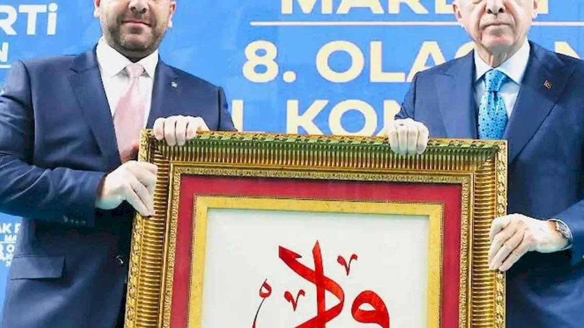 Uncu'dan Erdoğan'a 'Sevgi ve Muhabbet' yazılı tablo