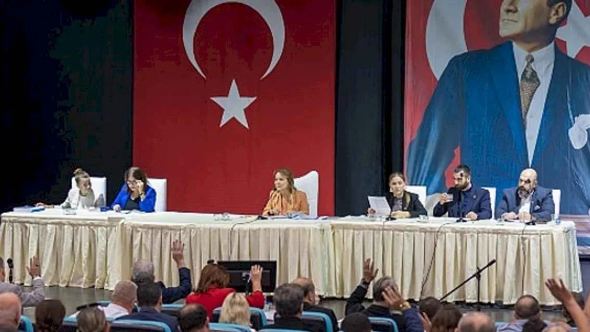 Konak Belediye Meclisi 2025 yılı mali bütçesini onayladı
