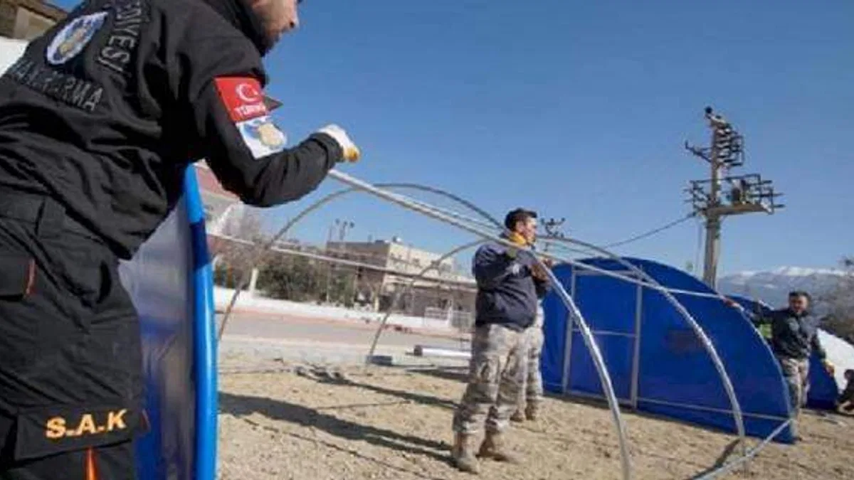Silivri Belediyesi'nden Hatay'a çadır köy