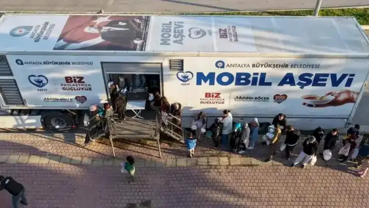 Antalya'da Mobil Aşevi Ramazan’da mahallelere ulaşıyor