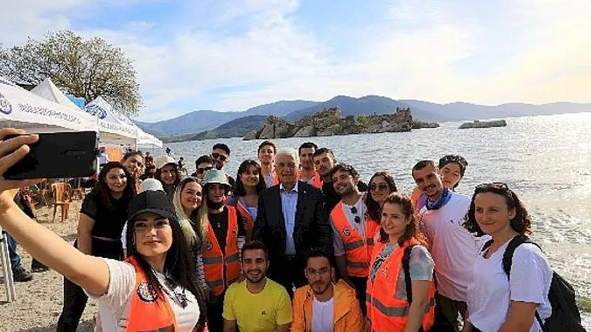 Büyükşehirden Üniversite Öğrencilerine Destek