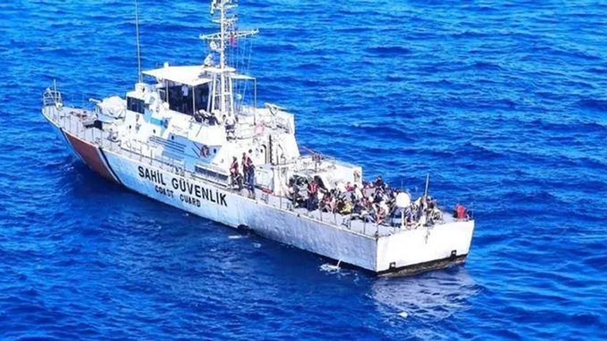 Yunanistan unsurlarınca geri itilen düzensiz göçmenlerden 2'si bebek, 3'ü çocuk 6 kişi hayatını kaybetti