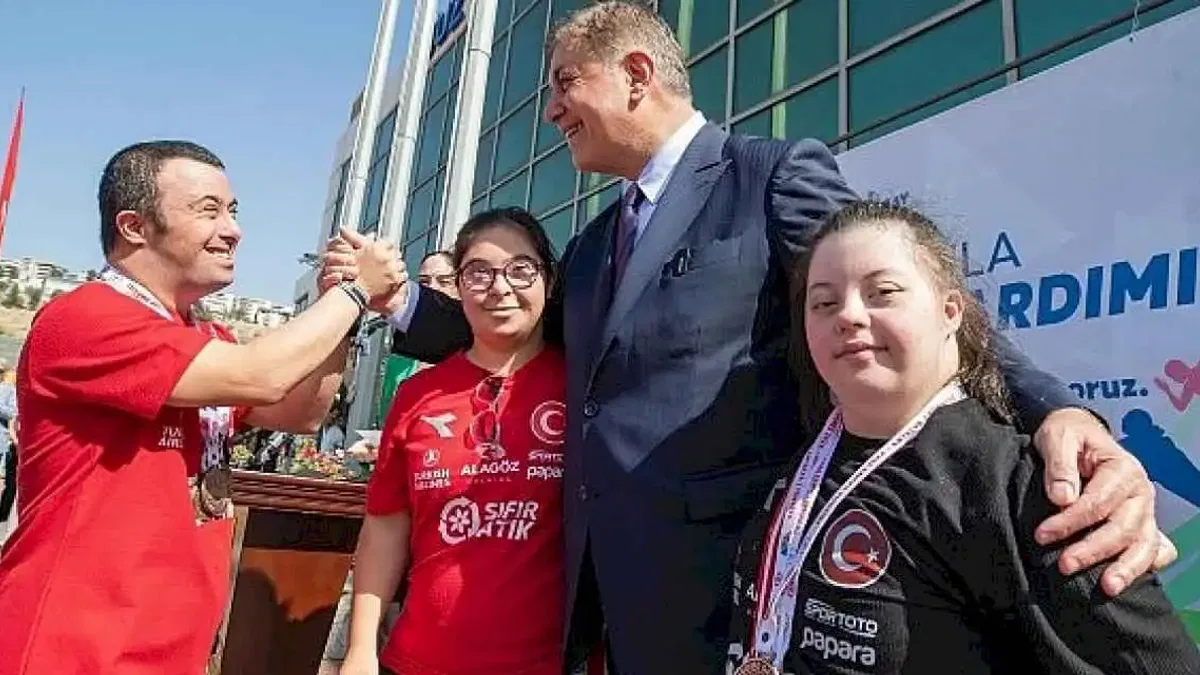 Başkan Tugay: Yetenekli çocukların spor eğitimlerini biz üstleneceğiz