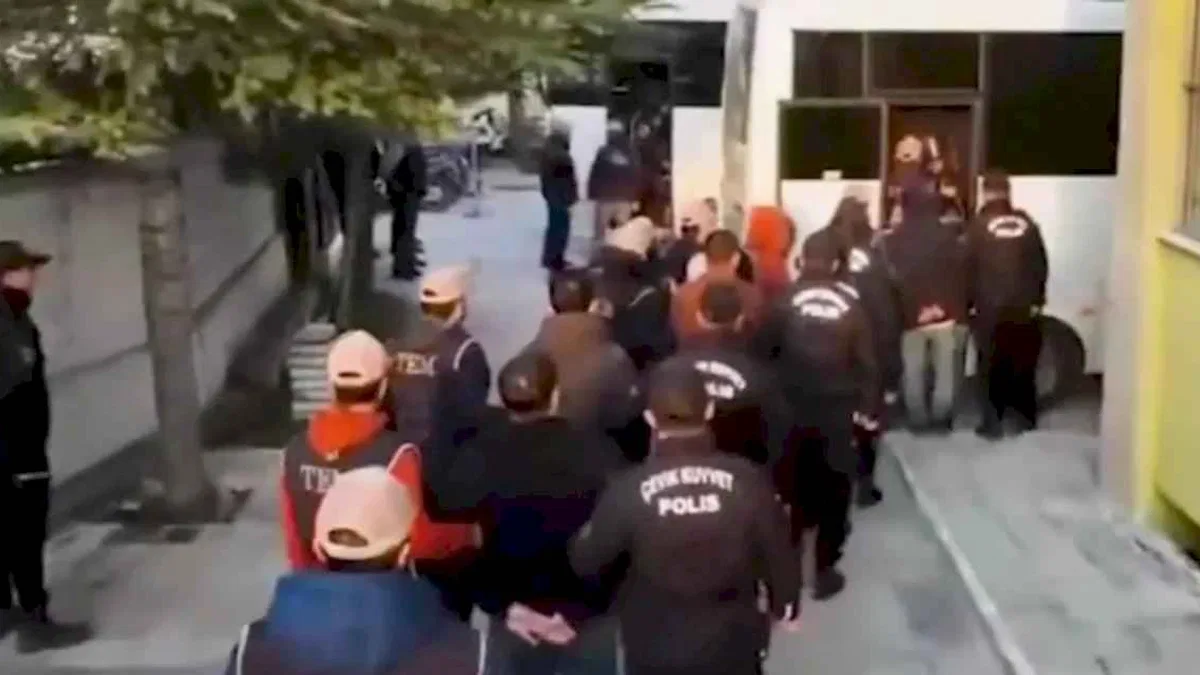 Konya merkezli FETÖ operasyonu! 20 gözaltı