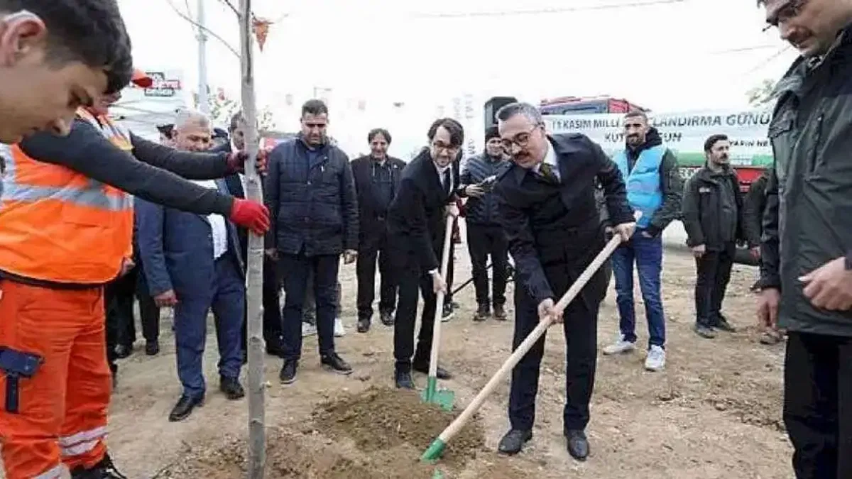 İnegöl'de Fidanlar Toprakla Buluştu