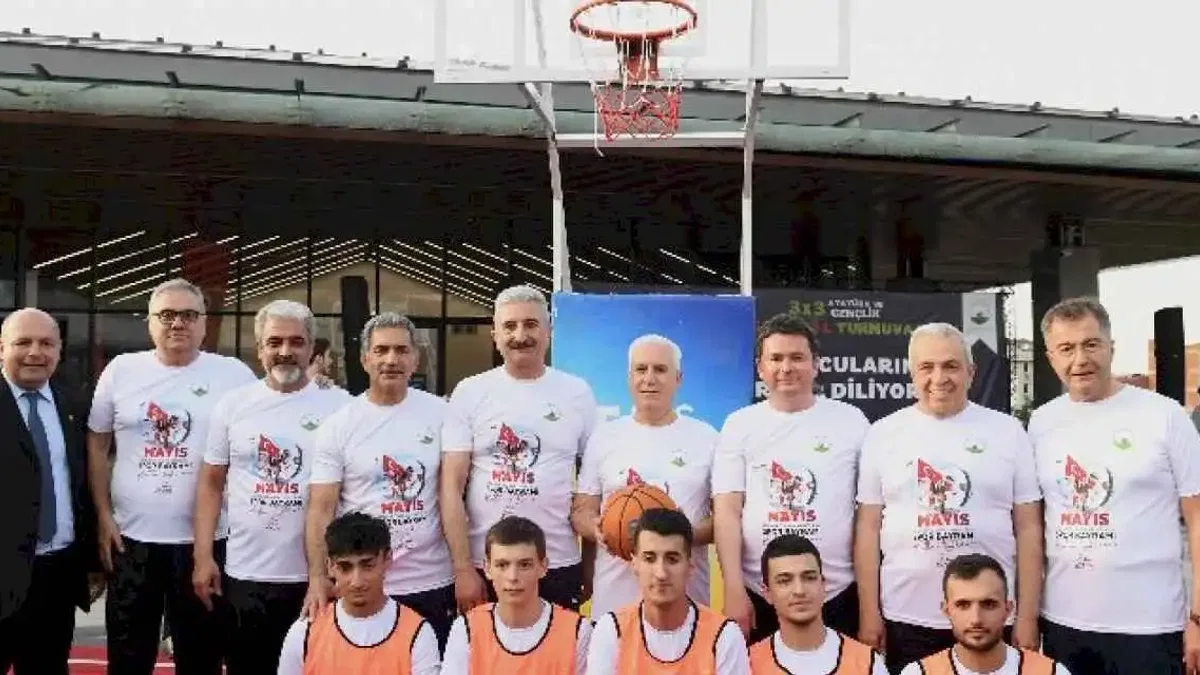 Bursa'da başkanlardan 19 Mayıs’a yakışan maç