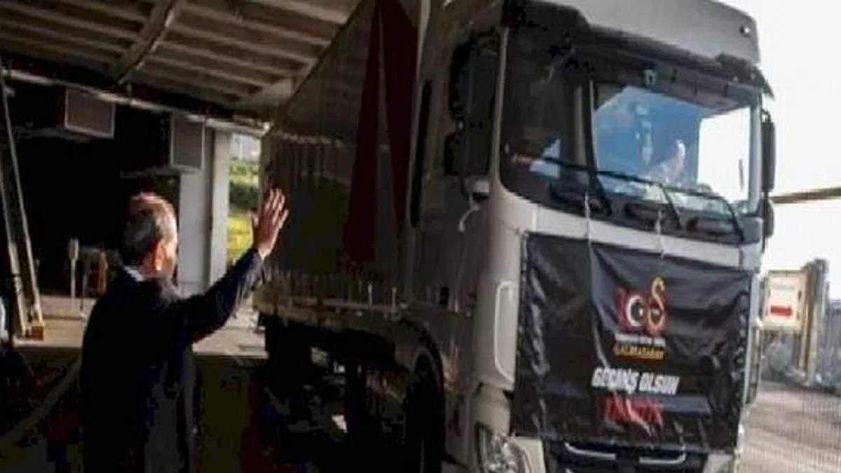 Galatasaray deprem bölgesine 100. tırı gönderdi