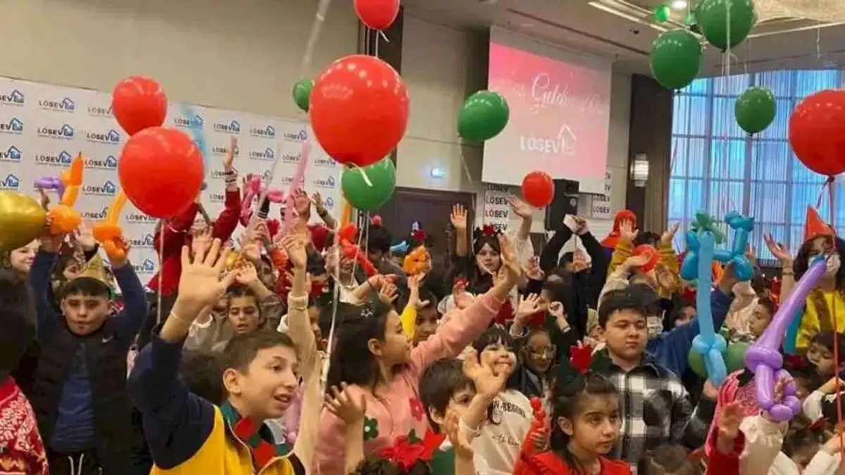LÖSEV yılbaşı partileriyle moral oluyor