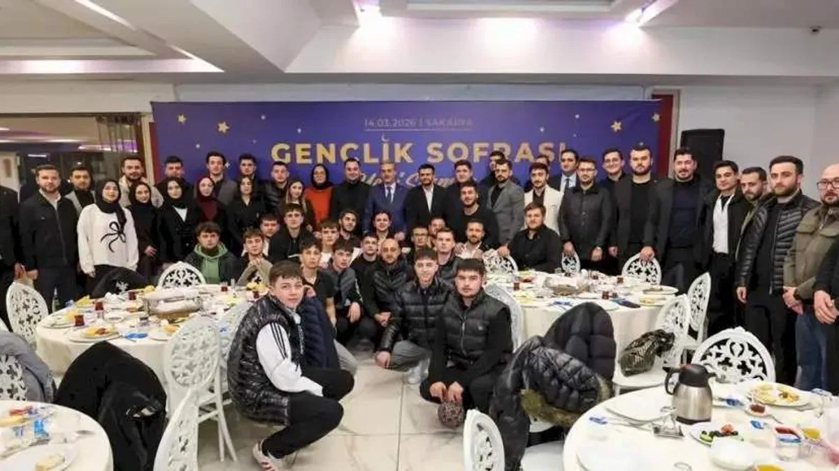 Sakarya'da Başkan Alemdar gençlere buluştu