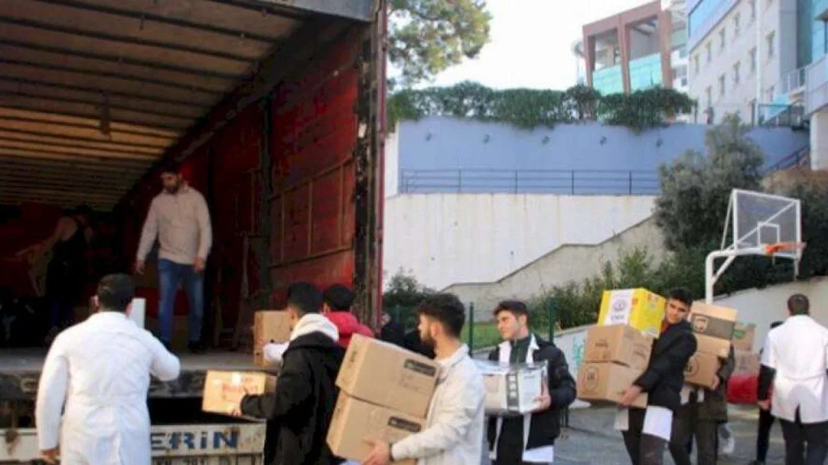 İzmir İl Milli Eğitim Müdürlüğünden Gazze’ye yardım tırı