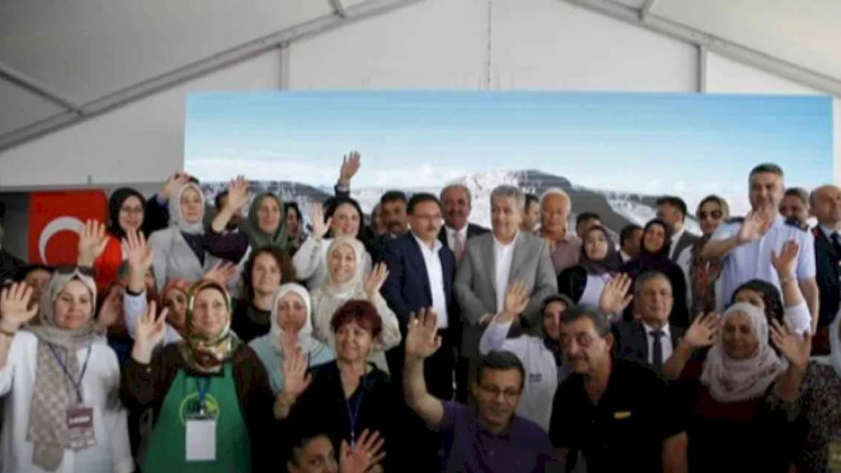 Vali Çiçek: “Kadın kooperatifleri büyük bir başarı hikayesi”