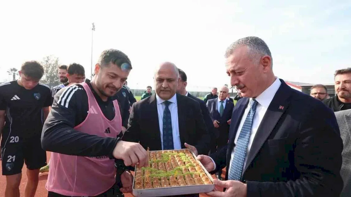 Kocaelispor’a Başkan Büyükakın'dan moral veren ziyaret