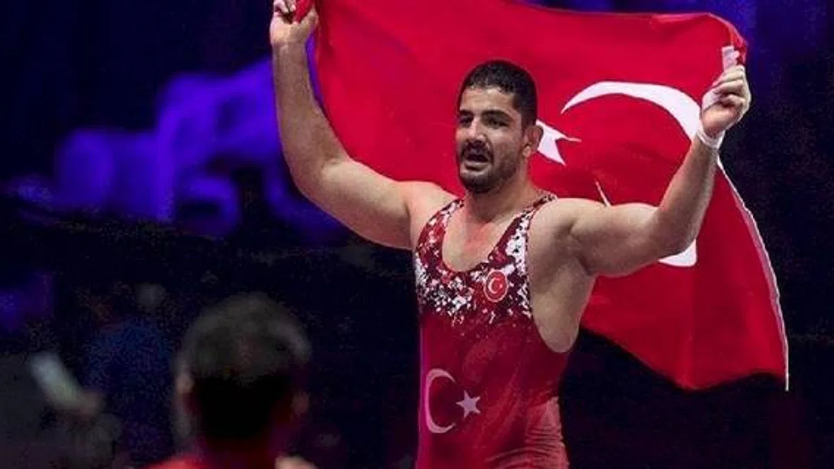 Milli güreş��i Taha Akgül'den 2024 Paris Olimpiyatları açıklaması!