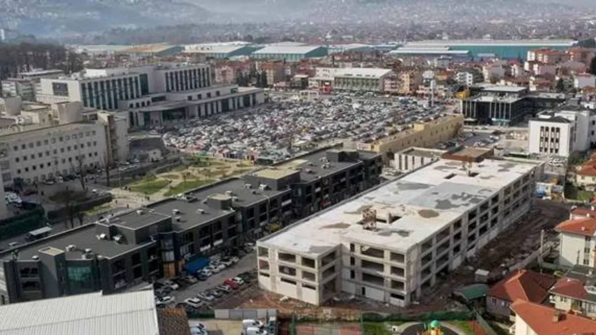 Sakarya’da Sağlık Kampüsü’ne 530 araçlık otopark projesi hızla ilerliyor