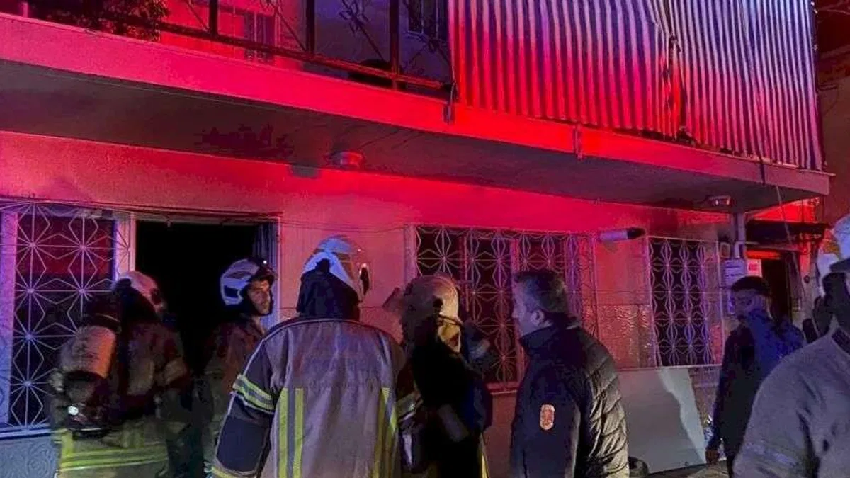 İzmir Buca'da ev yangını: 1 ölü!