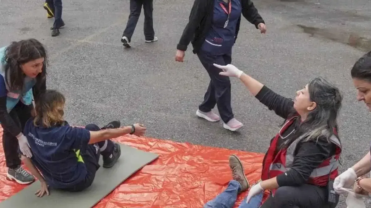 İzmir Büyükşehir'den afete hazırlık tatbikatı