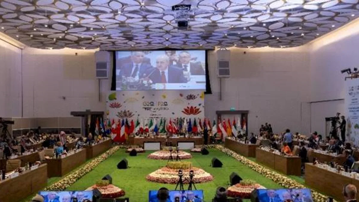 Kurtulmuş  dünyaya mesajını P20'den verdi