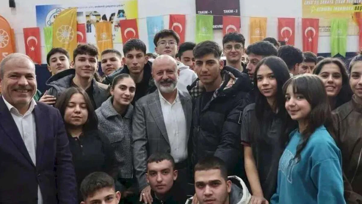 Ahmet Çolakbayrakdar'dan gençlerle coşkulu buluşma