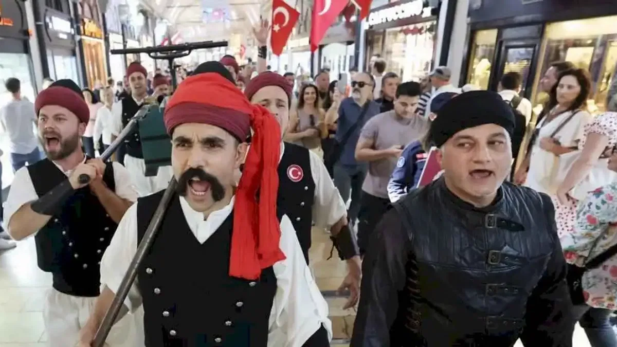 İstanbul'da tulumbacılar seremonisine büyük ilgi