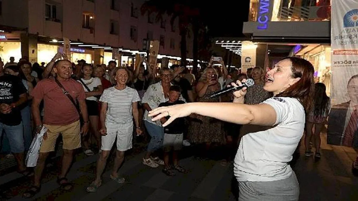 Antalya Büyükşehir Belediyesi'nin yaz etkinlikleri sürüyor