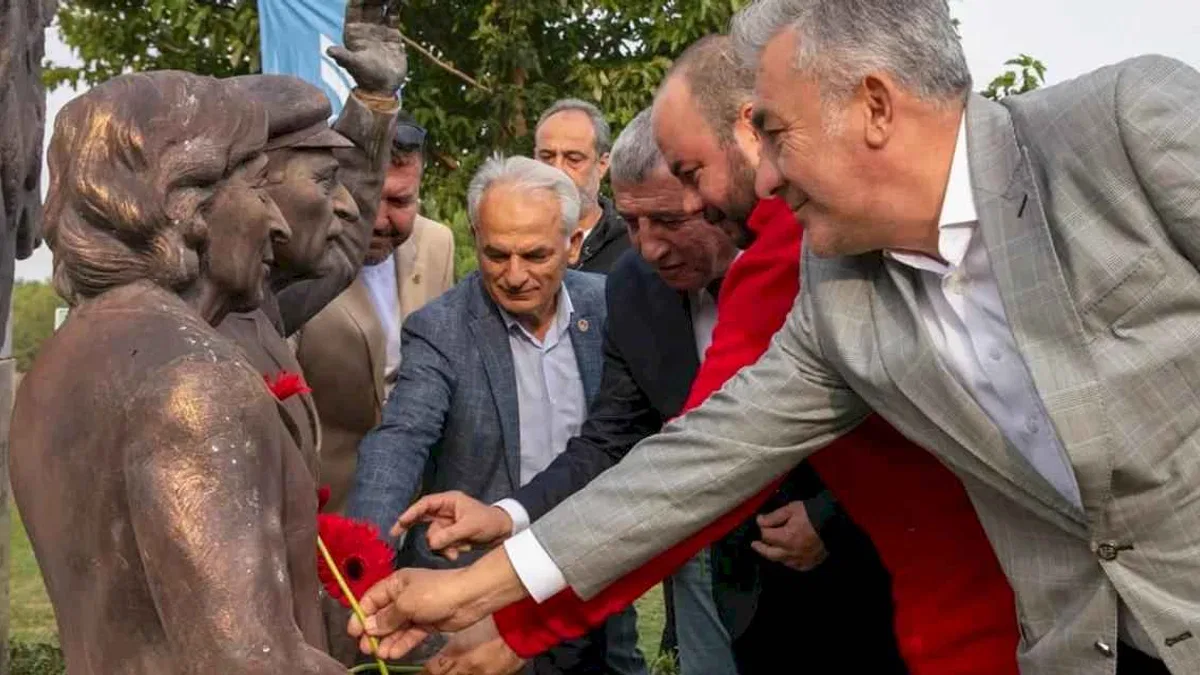 Bülent Ecevit vefatının 19. yılında İzmir Güzelbahçe’de anıldı