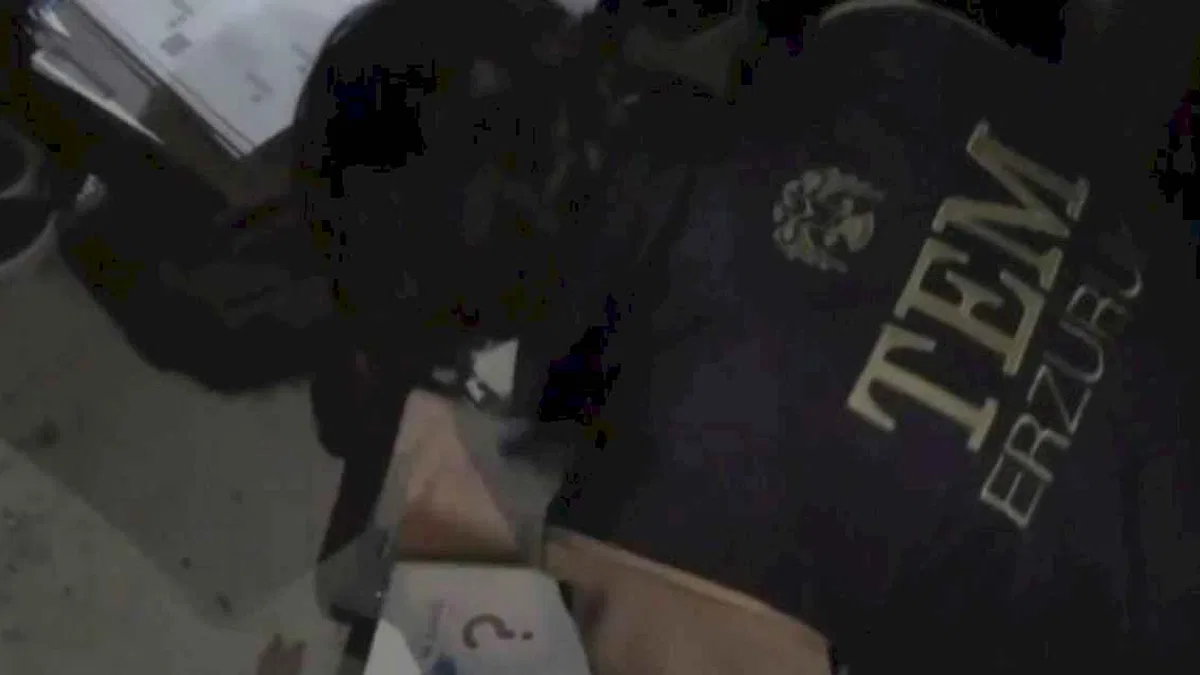 FETÖ'ye 17 ilde 72 'Kıskaç'!