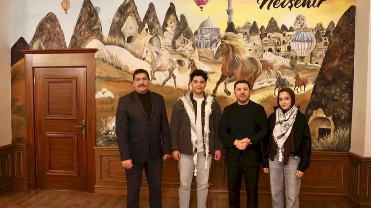 Filistinli öğrencilerden Başkan Rasim Arı’ya özel teşekkür