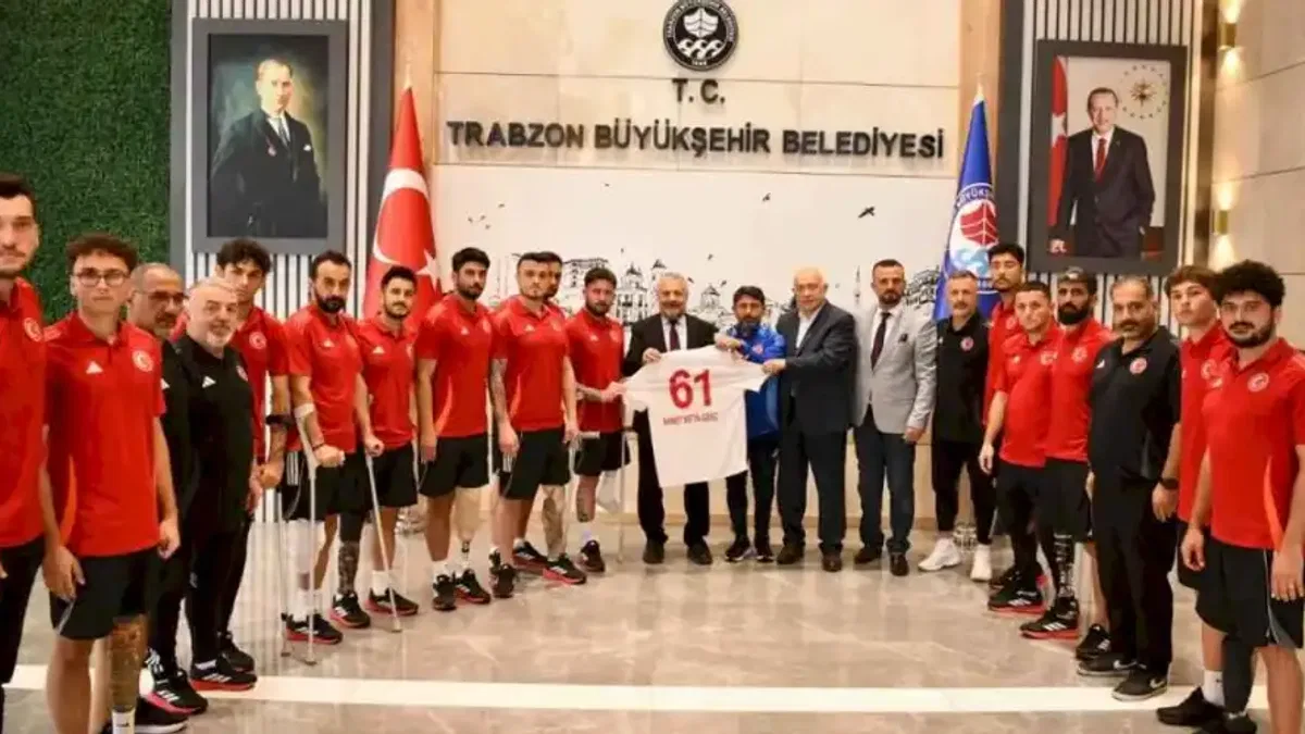 Ampute Milli Takımı'ndan Büyükşehir'e ziyaret