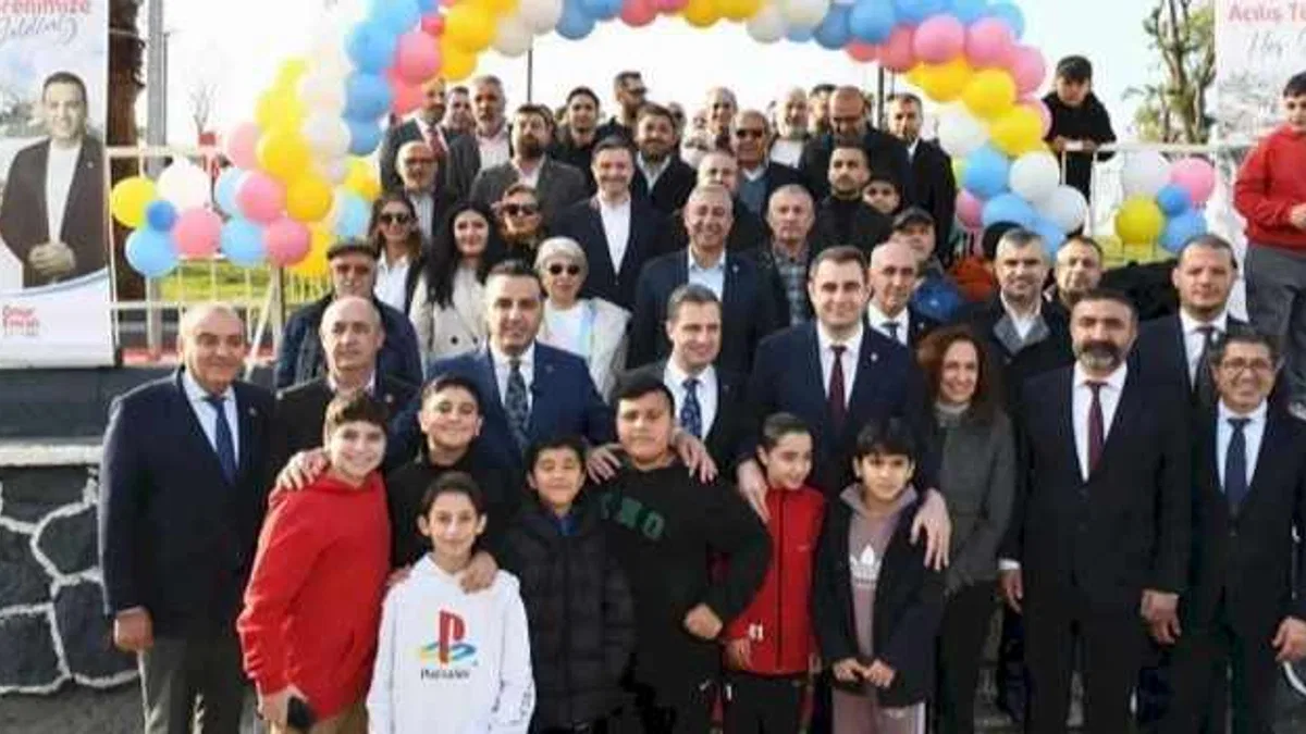 Uğur Mumcu Parkı İzmir Çiğli’de hizmete açıldı