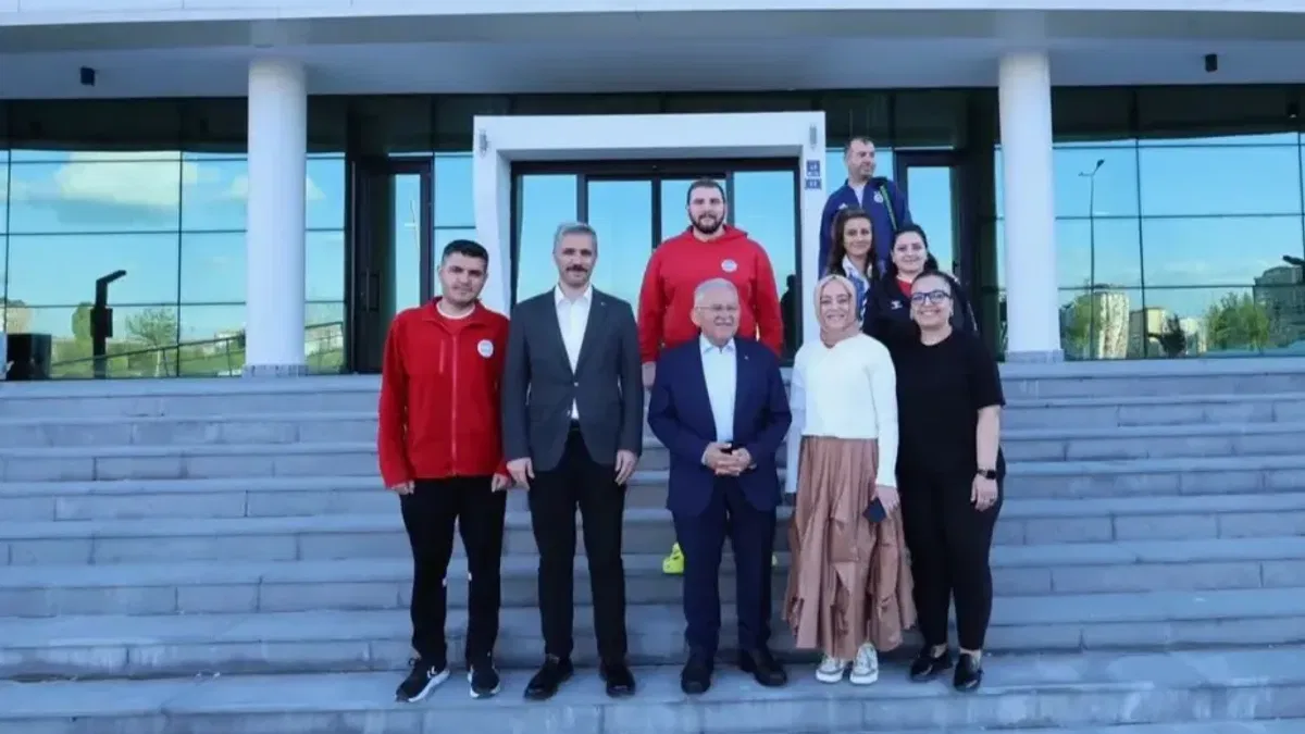Köşk Sosyal Yaşam Merkezi Başkan Büyükkılıç'ı ağırladı