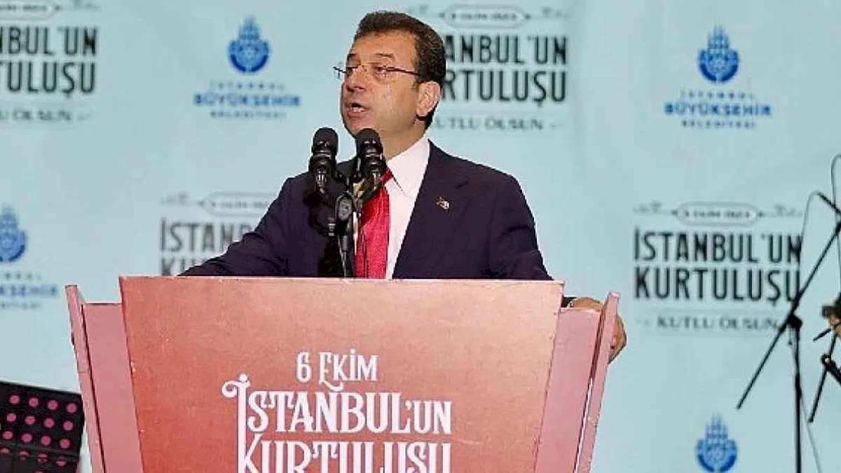 İBB Başkanı Ekrem İmamoğlu, İstanbul'un düşman işgalinden kurtuluşunun 101'inci yıldönümünü, Beşiktaş Meydanı'nda İstanbullularla birlikte kutladı.