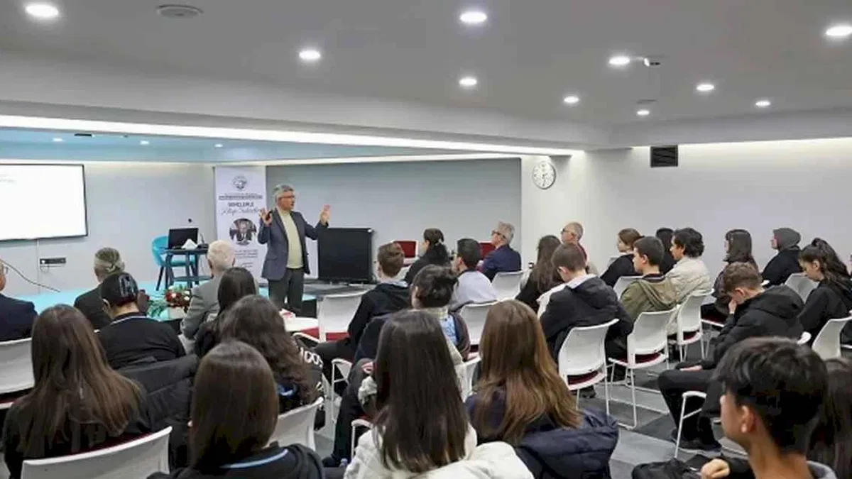 Kayseri Talas Yazar Okulu'nun konuğu Ahmet Sıvacı