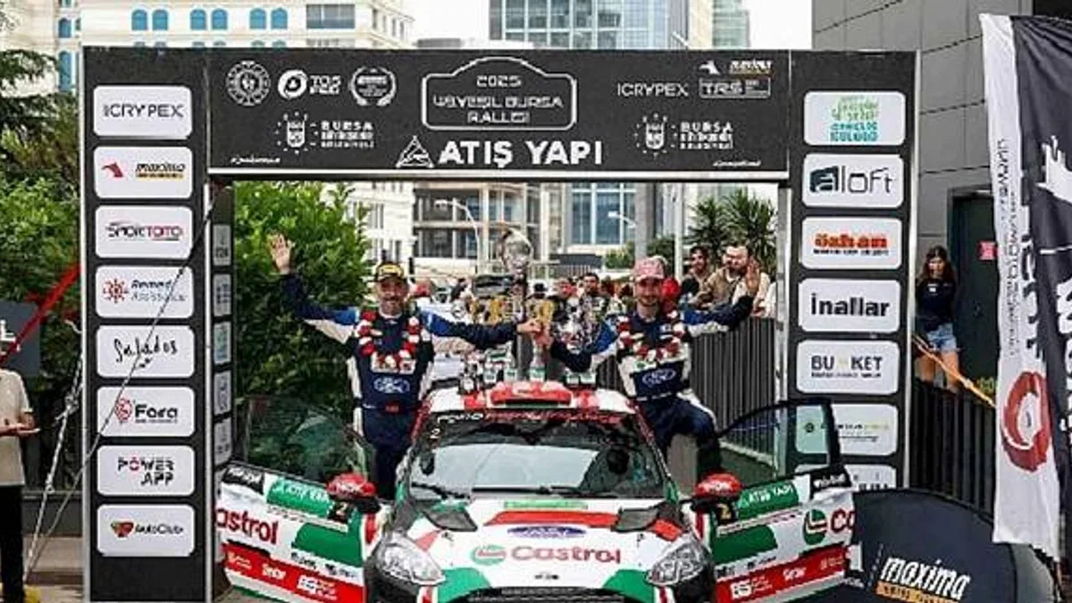 Castrol Ford Team Türkiye, Yeşil Bursa Rallisi'nde Sınıfını Domine Etti ve Markalar Kupasını Kaldırdı!