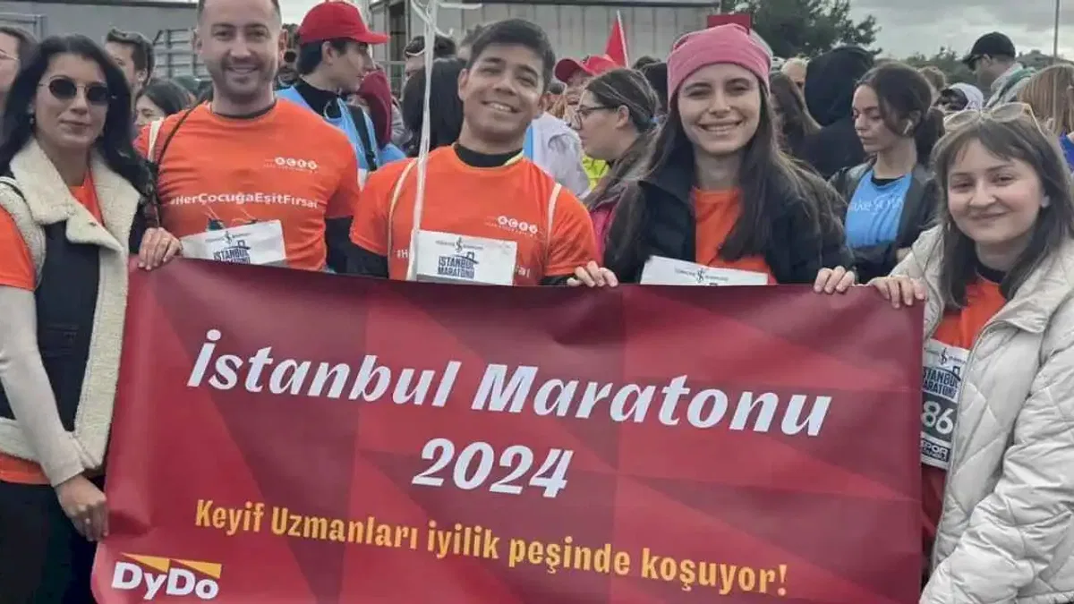 DyDo koşu gönüllüleri AÇEV için koştu