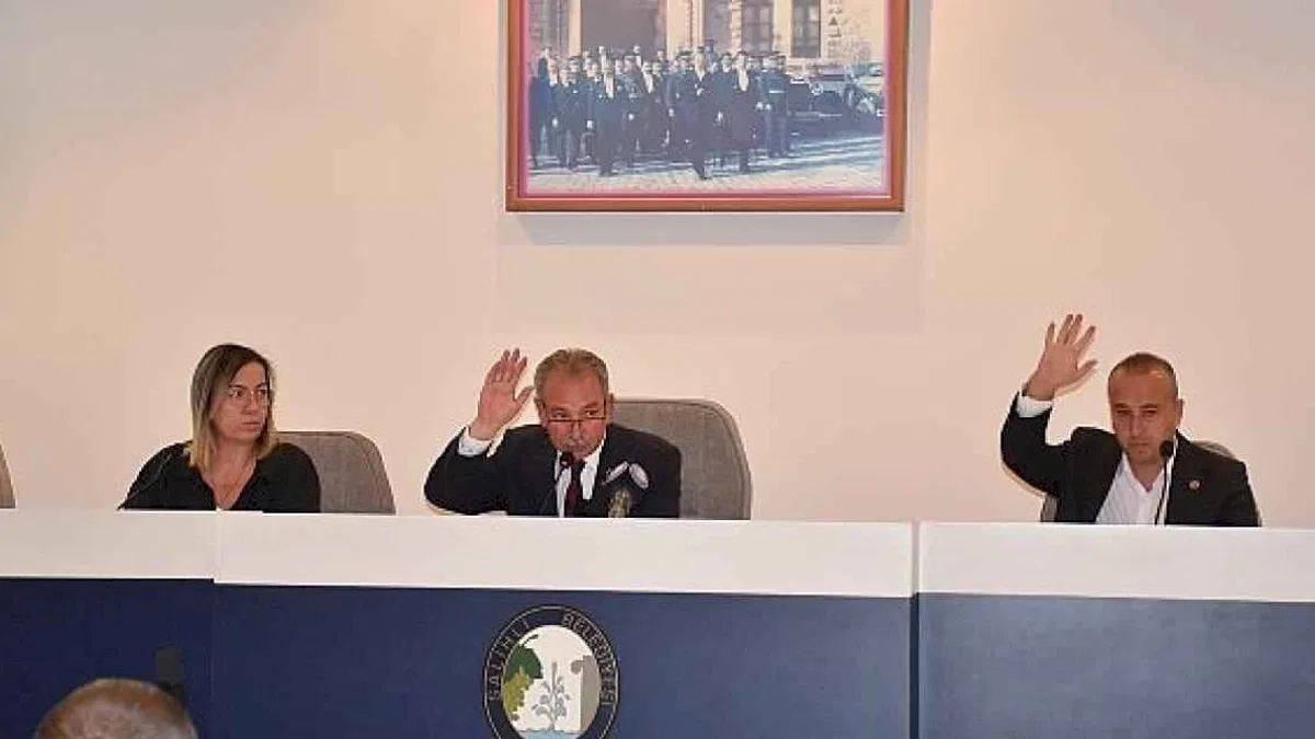 Salihli Belediye Meclisi, Mazlum Nurlu Başkanlığında Ekim Ayı Meclis Toplantısını Gerçekleştirdi.