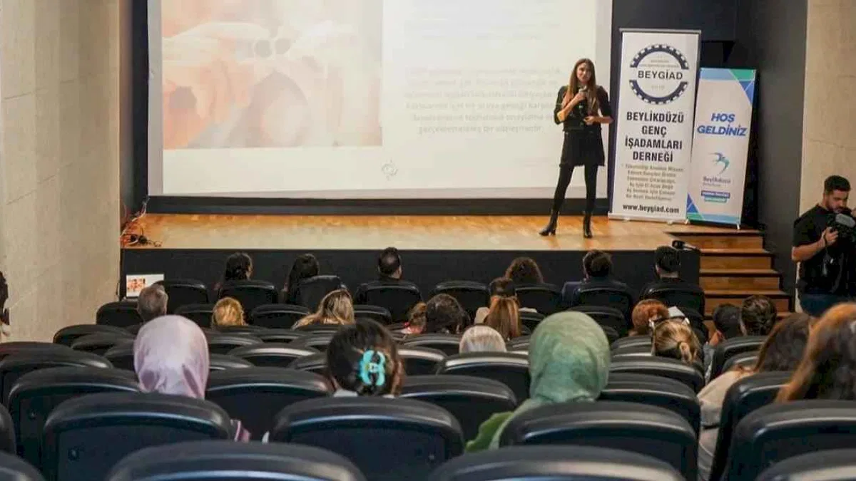 İstanbul Beylikdüzü'nde 'Evlilik Okulu' başladı