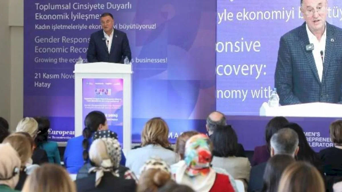 Başkan Savaş: Hatay'ın ayağa kalkması için en çok koşturan kadınlarımız