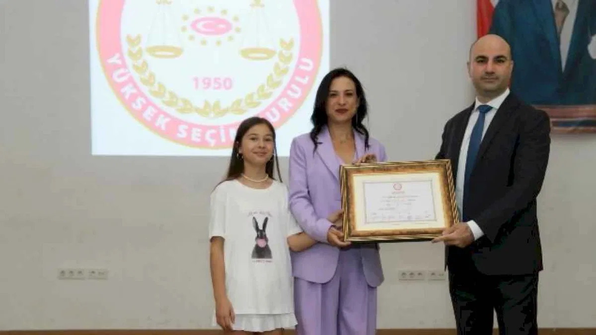 Filiz Başkan mazbatasını aldı