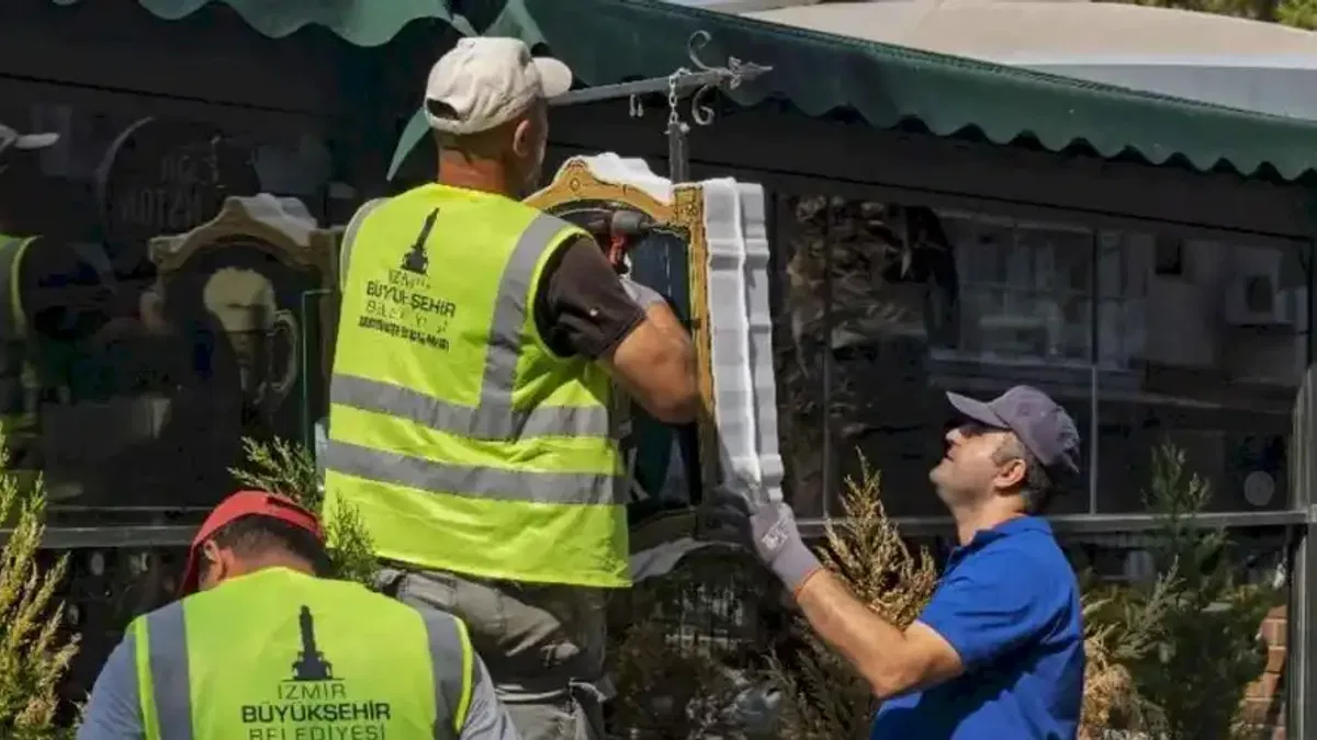 İzmir'de zabıta ve esnaf el ele... Yeşile geri dönüş başladı
