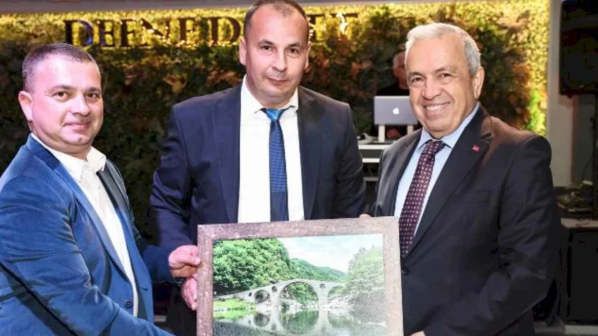 Kardeş kentler yemekte buluştu