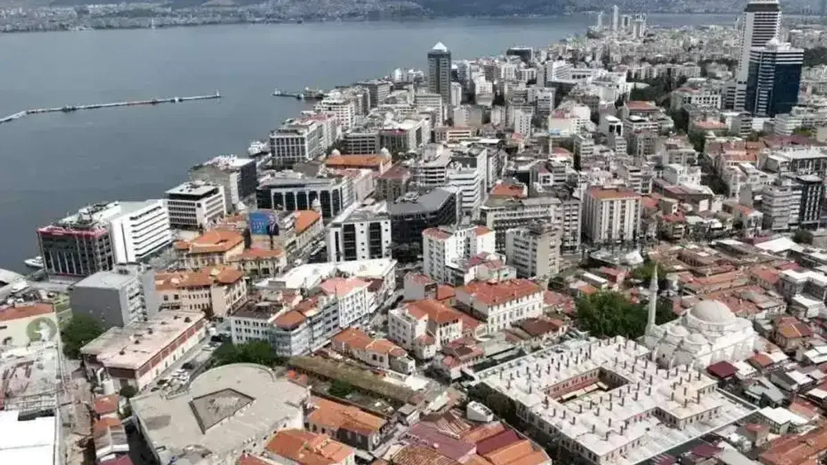 'İzmir Yenileniyor' markası tescillendi
