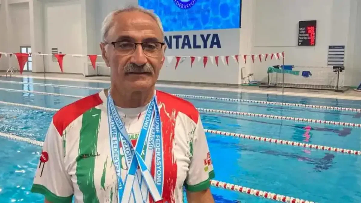 Bostanlısporlu Ateş’ten yüzmede 1'i altın, 5 madalya